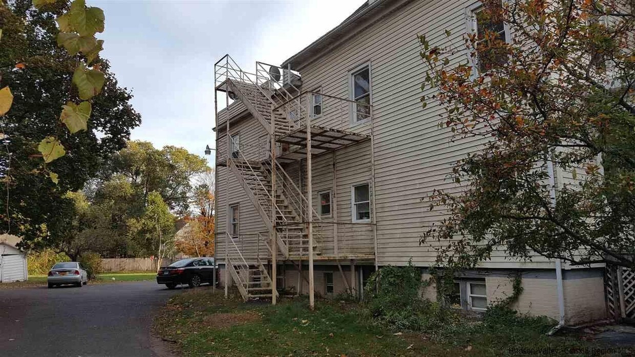 Foto del edificio - 208 Albany Ave