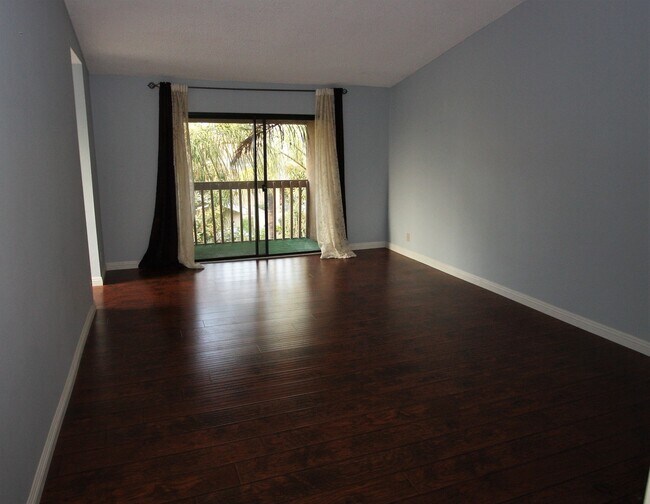 Foto del edificio - 2925 Wellesley Ct