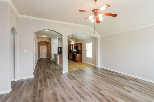 Foto del edificio - 5039 Rustling Branch Ln