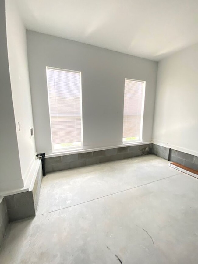 Building Photo - The Tern