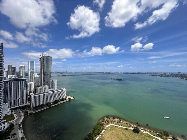 Foto del edificio - 1900 N Bayshore Dr
