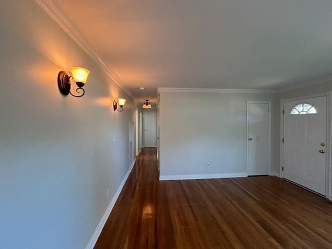 Foto del edificio - 5305 Stokes Ln