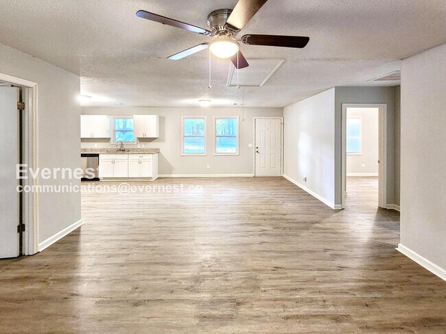 Foto del edificio - 727 W Creek Cir