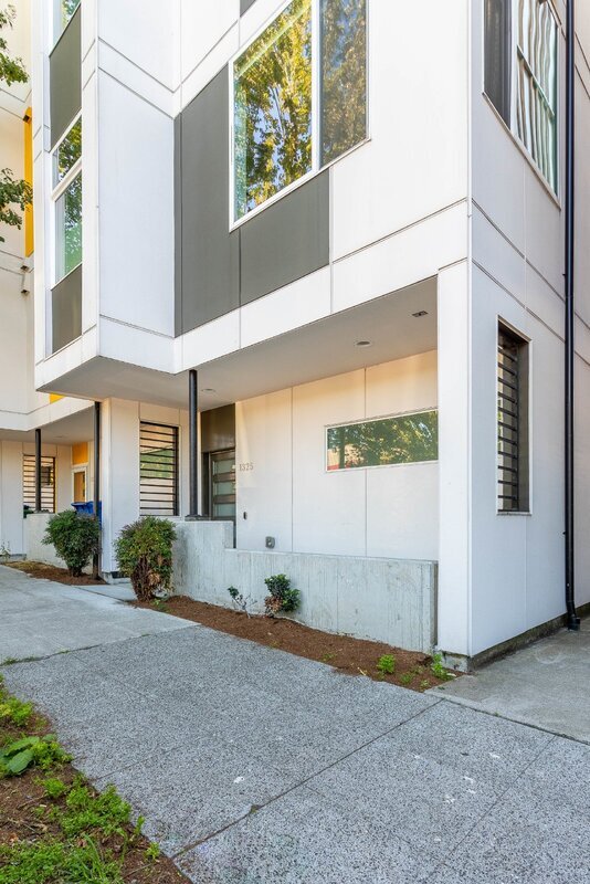 Foto del edificio - 1325 E Jefferson St