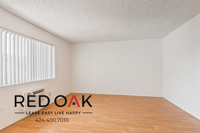 Building Photo - ~$100 OFF Each Month~ Top Floor Two Bedroo...