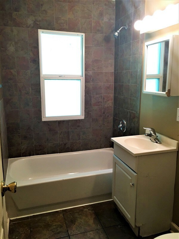 Bathroom Fixtures Omaha 5118 n 38th st omaha, ne 68111 rentals - omaha, ne | apartments Bathroom Fixtures Omaha 5118 n 38th st omaha, ne 68111 rentals - omaha, ne | apartments