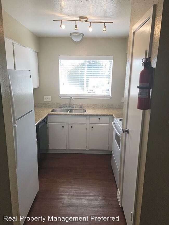 Building Photo - 1 br, 1 bath House - 7525 Fallbrook Dr