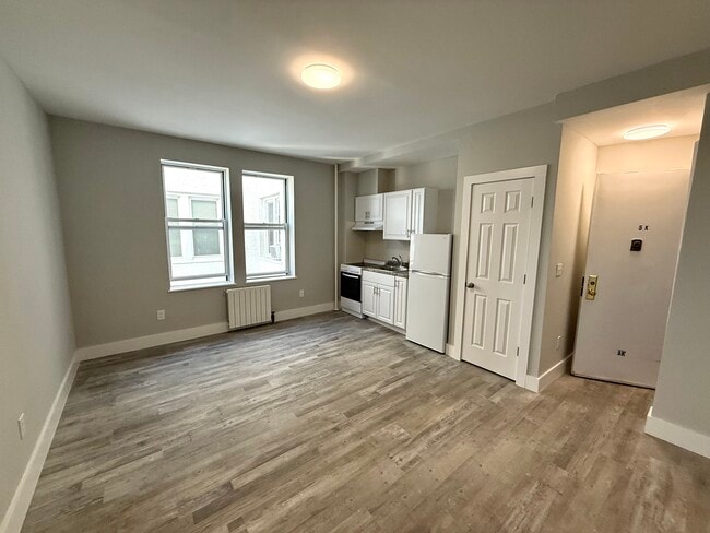 Foto del edificio - 237 E Broadway