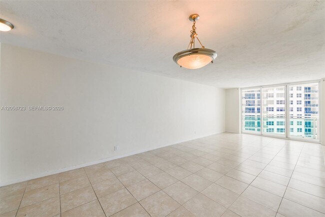Foto del edificio - 3001 S Ocean Dr