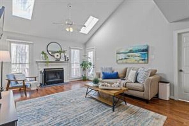 Foto del edificio - Chesterfield/Midlothian-Woodlake Subdivision- 1st Floor Bedroom