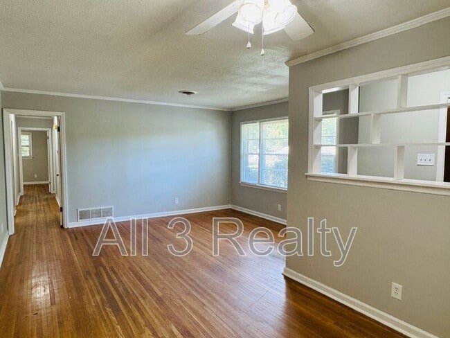 Building Photo - 664 Joryne Dr