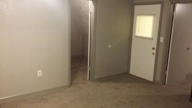 Foto del edificio - 1417 W Short Ave