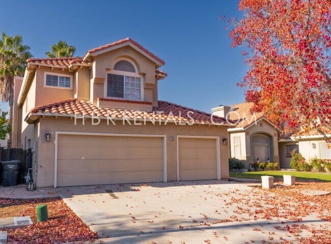 Foto del edificio - Move in Ready Beautiful 4 Bed Home in Tracy - Full Bed/Bath on 1st floor