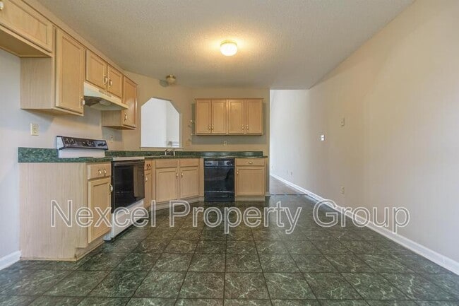Building Photo - 2961 Churchwell Dr