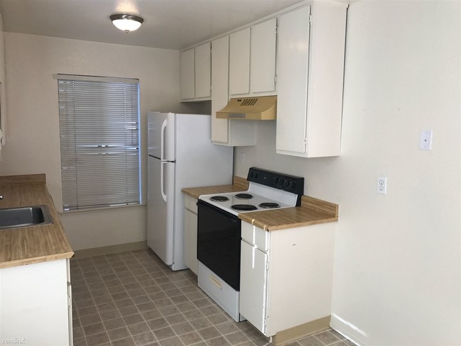Building Photo - 508 El Camino Real