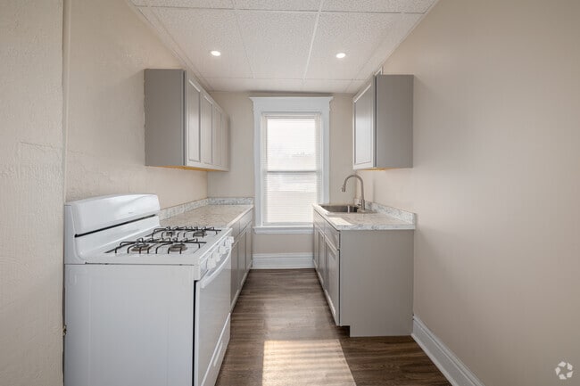3BR, 1BA - Kitchen - The Ell on Ellsworth (A Hudson Property) Apartments