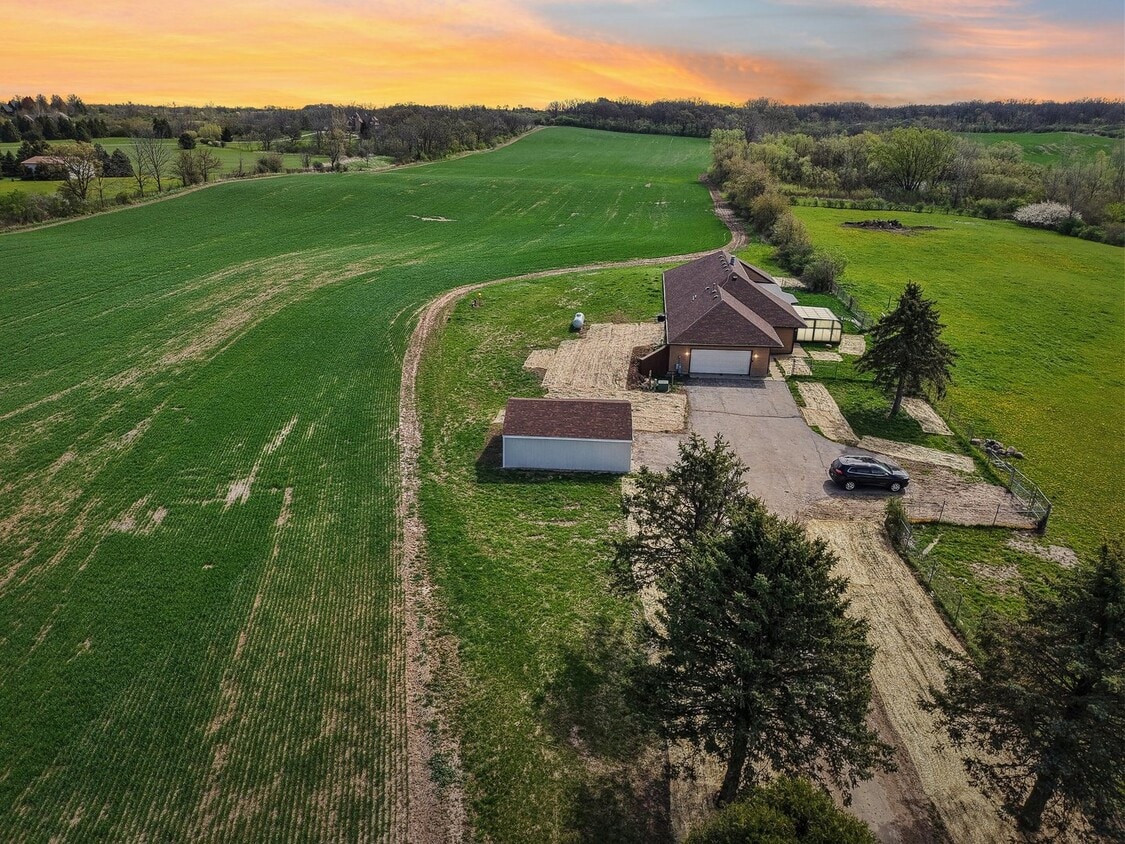 Primary Photo - 1406 Busse Rd