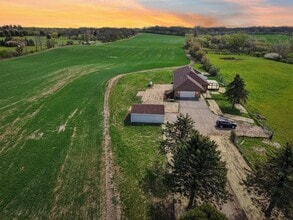 Building Photo - 1406 Busse Rd
