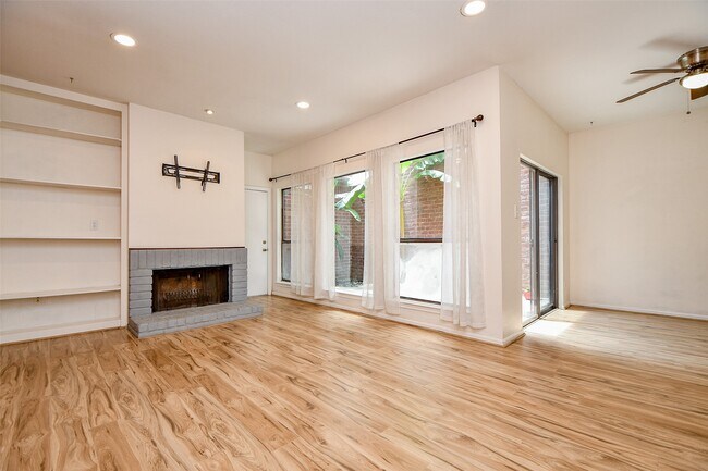Foto del edificio - 7447 Cambridge St
