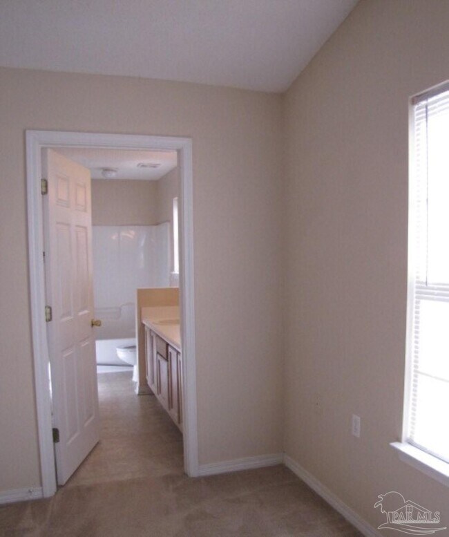 Foto del edificio - 116 Wildflower Ln