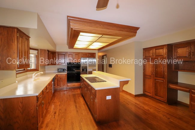 Building Photo - 3301 Royal Fox Drive, St. Charles, IL, 60174
