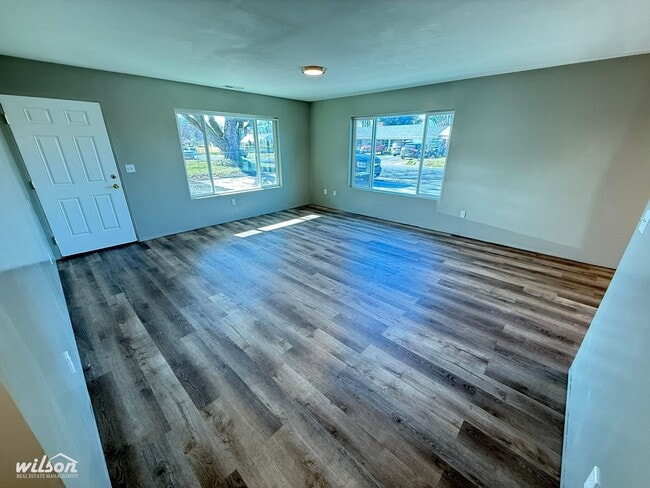 Building Photo - 1401 S 4th Ave