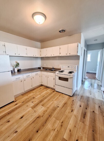 Photo du bâtiment - Elmwood Place Apartments