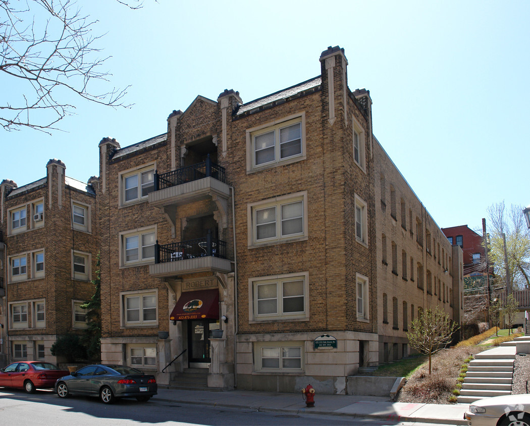 Primary Photo - 225/227/233 Oak Grove St – Oak Grove Downtown