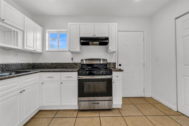 Foto del edificio - 3632 NW 194th St