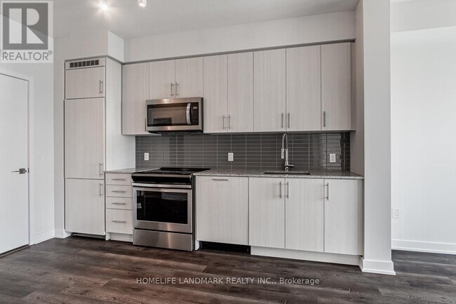 Photo du bâtiment - 4055 Parkside Village Dr