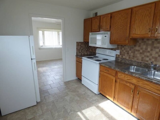 Building Photo - 2309 Birchwood- Nice Three Bedroom Ranch H...