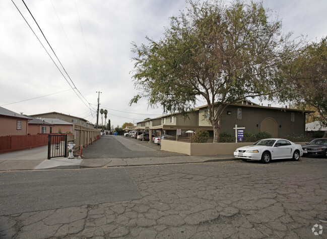 Foto del edificio - Heartwood Townhomes