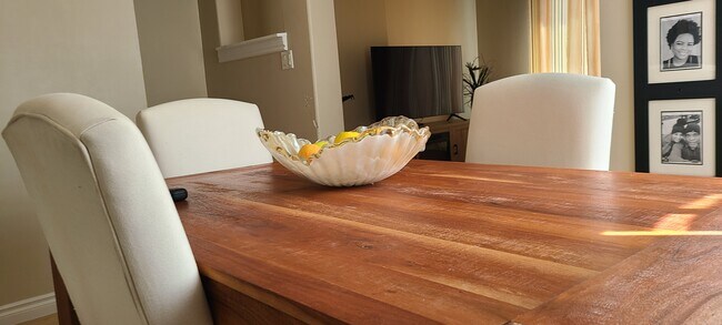 Photo du bâtiment - 291 Lancaster Ter NW