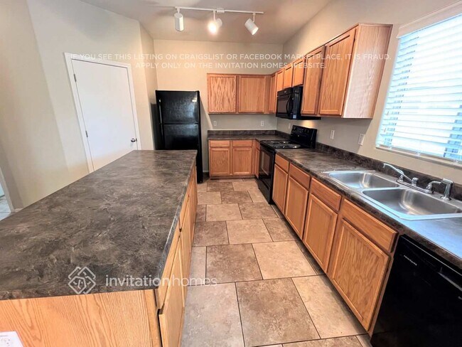 Building Photo - 35920 W Velazquez Dr