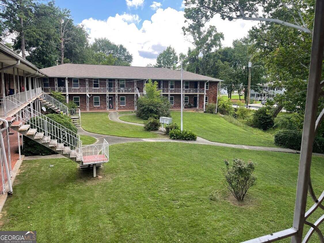 Foto principal - 1611 Harvard Ave