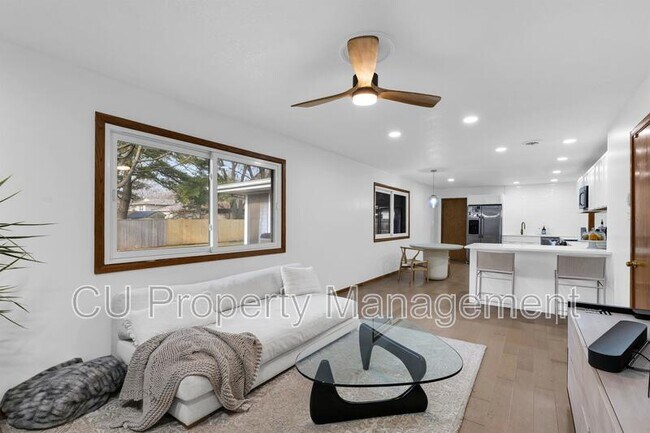 Building Photo - 2211 S Anderson St