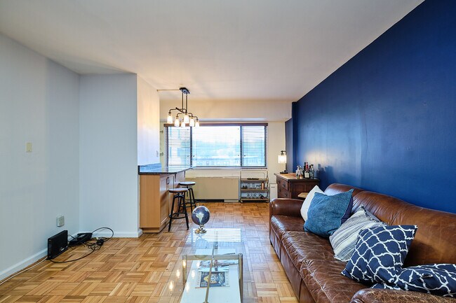 Foto del edificio - 3701 Connecticut Ave NW