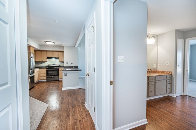 Building Photo - Midlothian Condo Available For Immediate Move In