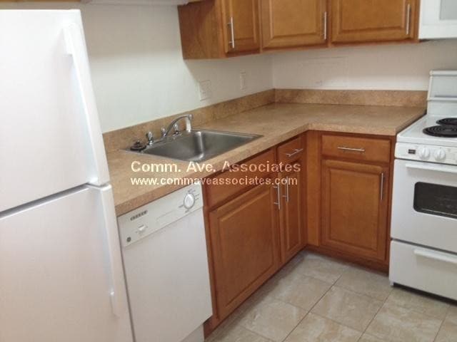 Building Photo - 59 Parkman St