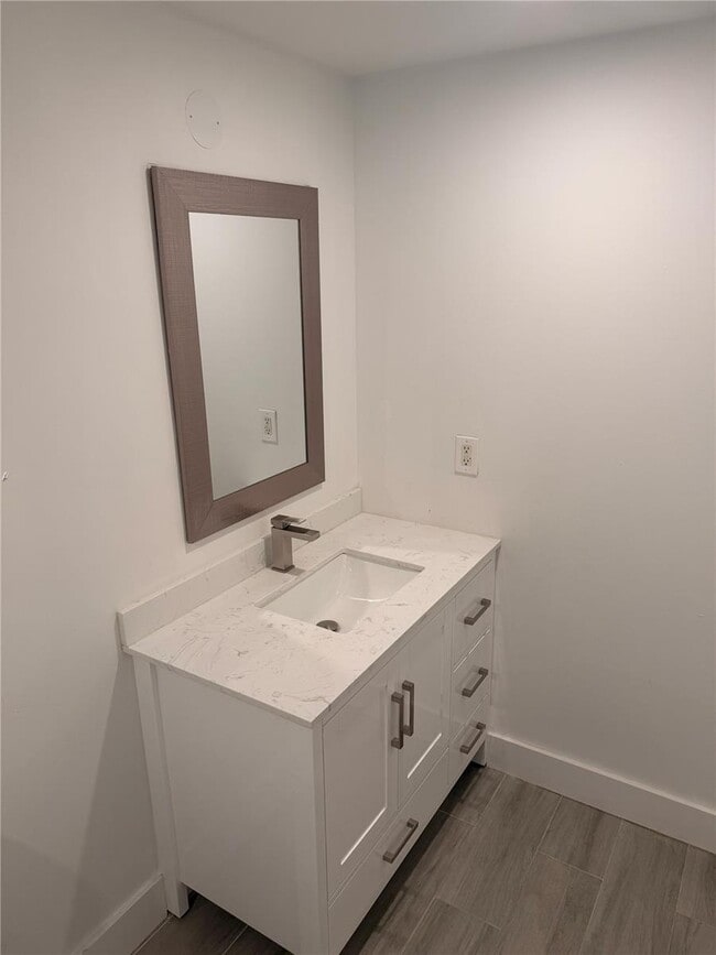 Building Photo - 1250 S Miami Ave