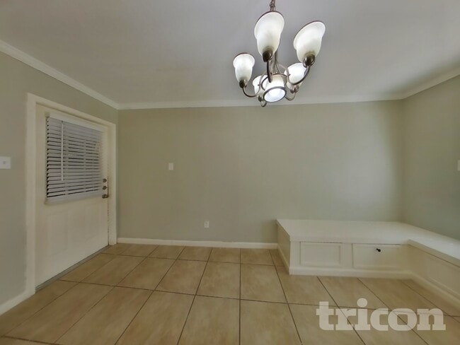 Building Photo - 25568 Dogwood Ln