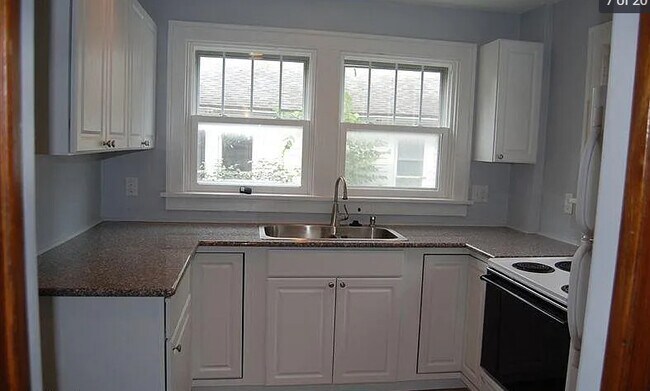 Foto del edificio - 825 Sylvan Ave