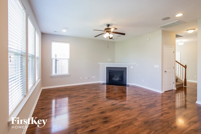 Building Photo - 302 Oglethorpe Cir