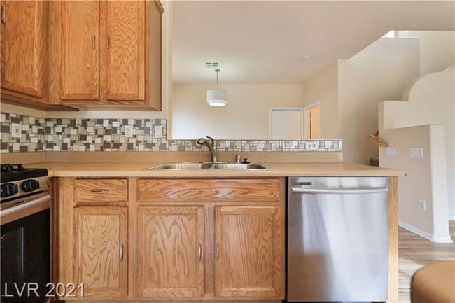 Building Photo - AMAZING TWO STORY HOME IN North Las Vegas