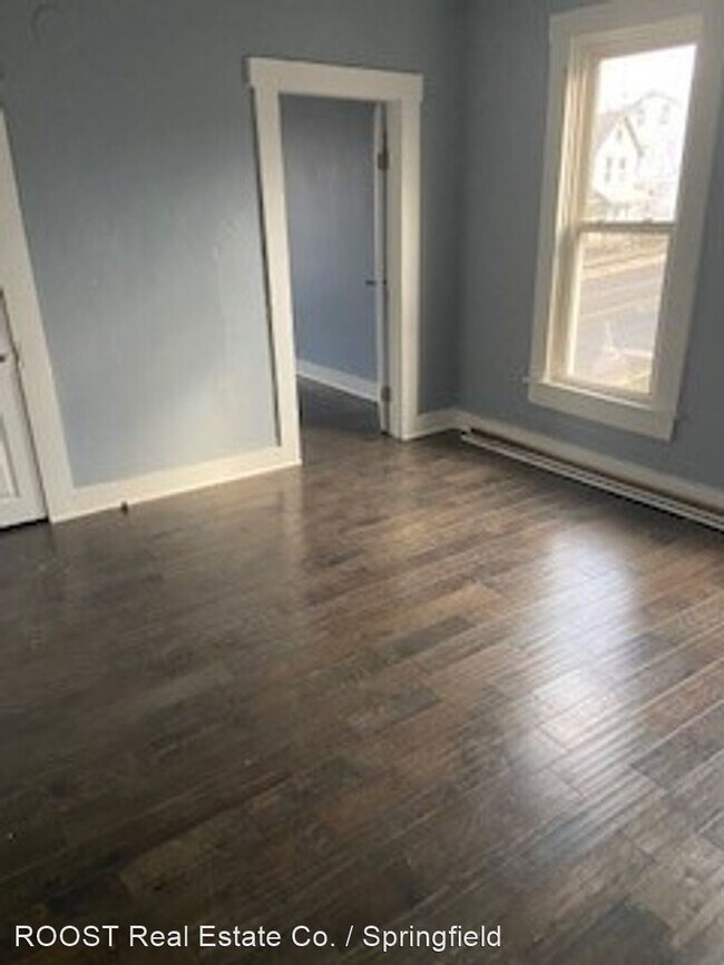 Building Photo - 841 E Main St