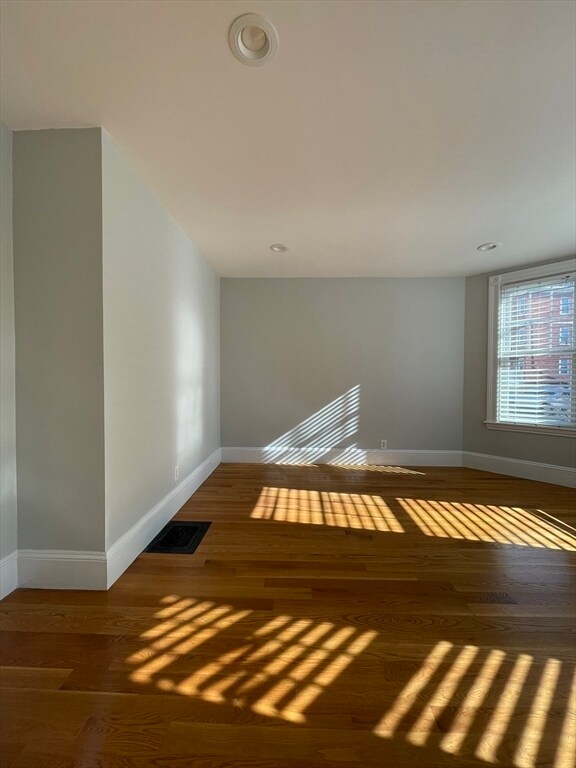 Building Photo - 351 Savin Hill Ave