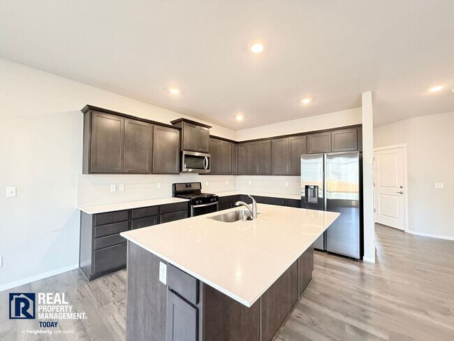 Building Photo - Rare Opportunity! Beautiful 5BR Home in Prime Puyallup Location