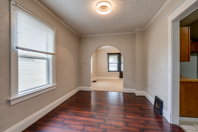 Foto del edificio - 1481 Berdan Ave