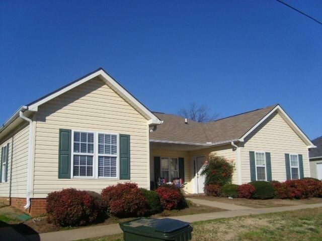 Primary Photo - 2 BR / 2BA Duplex in Greer