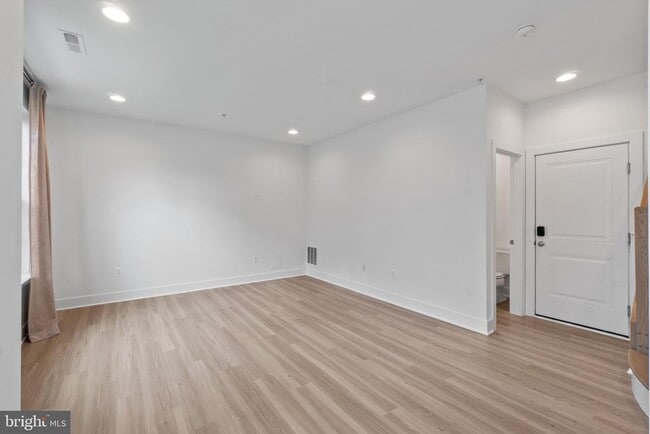 Building Photo - 3307 Streamlet Ln